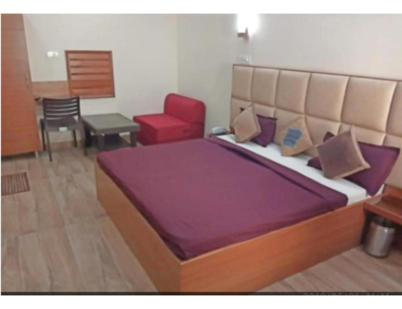 Hotel Basera Guest House, Сахаранпур Екстер'єр фото